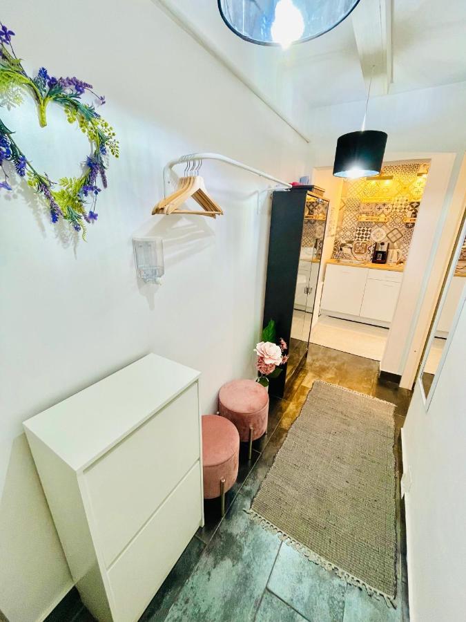 Private Place To Stay Self Check In-Nonstop- Netflix-Wifi Ρέσιτσα Εξωτερικό φωτογραφία